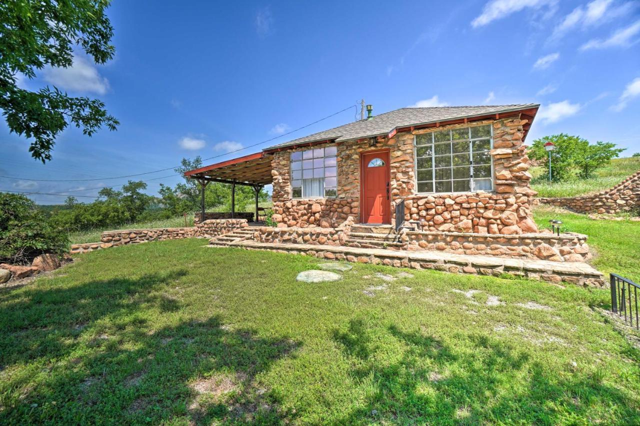 Enchanting Hilltop Cottage In Medicine Park! Экстерьер фото