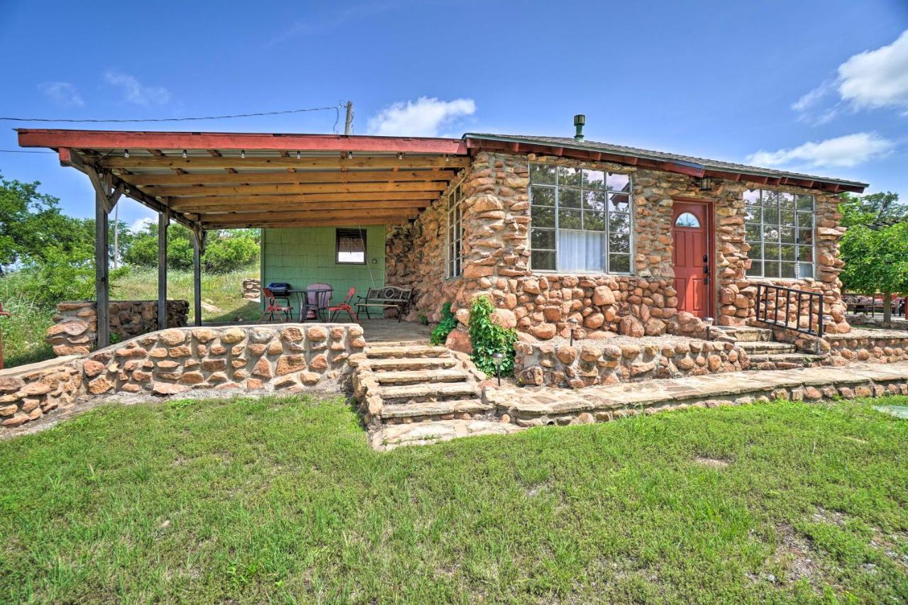 Enchanting Hilltop Cottage In Medicine Park! Экстерьер фото