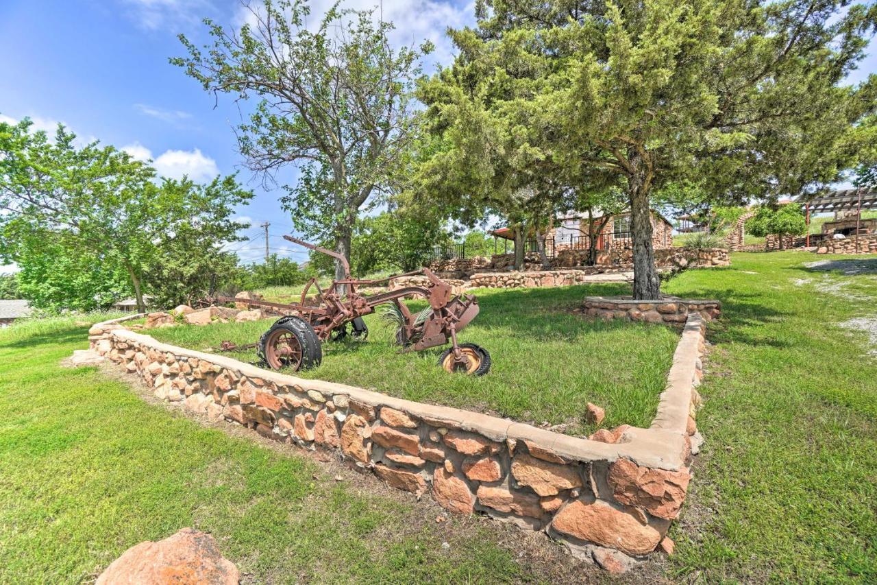 Enchanting Hilltop Cottage In Medicine Park! Экстерьер фото